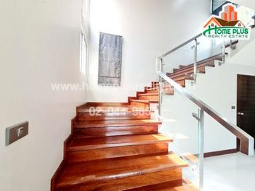 บ้านริมน้ำ 2 ชั้นพร้อมที่ดิน ถนนสวนผัก เขตตลิ่งชัน