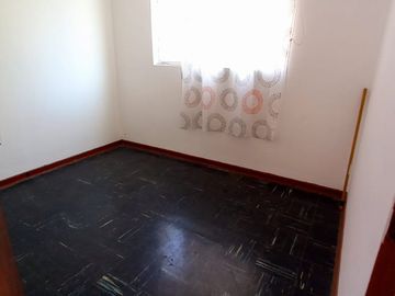 SAN MIGUEL - REMATO CASA 2 PISOS POR REMODELAR