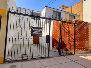 SAN MIGUEL - REMATO CASA 2 PISOS POR REMODELAR