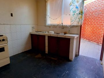 SAN MIGUEL - REMATO CASA 2 PISOS POR REMODELAR
