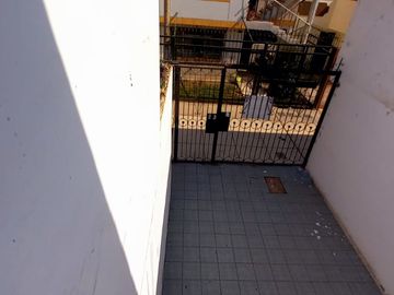 SAN MIGUEL - REMATO CASA 2 PISOS POR REMODELAR