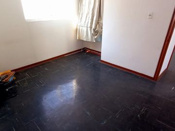 SAN MIGUEL - REMATO CASA 2 PISOS POR REMODELAR