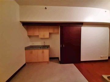 condominium in circuit palanan arnaiz san antonio pio del pillar