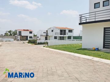 Casas en venta en condominio Los Azahares