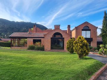 Arriendo Casa Vía La Calera De 530 M2 condominio cerrado y vigilado
