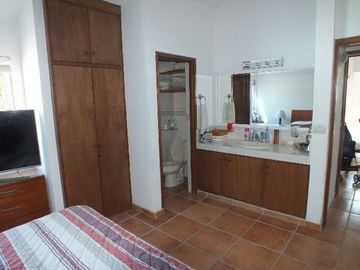 EXCELENTE CASA PRIVADA CON HERMOSA VISTA EN VENTA Y RENTA.