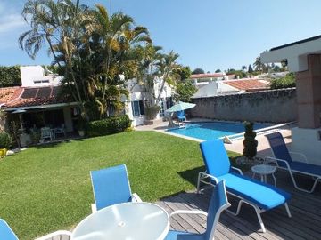 EXCELENTE CASA PRIVADA CON HERMOSA VISTA EN VENTA Y RENTA.