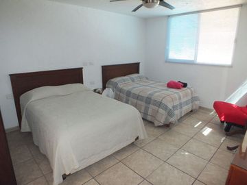 EXCELENTE CASA PRIVADA CON HERMOSA VISTA EN VENTA Y RENTA.