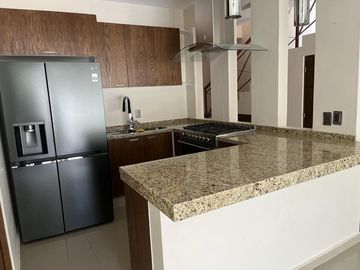 JIUTEPEC- Estricta seguridad, moderna, alberquita privada