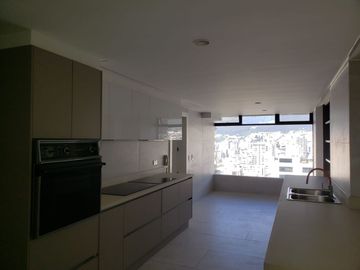 VENTA DEPARTAMENTO PENTHOUSE EXCLUSIVO DUPLEX, SECTOR GONZALEZ SUAREZ