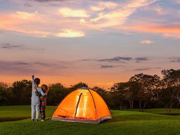 Departamento en venta con vista al campo de golf y lago, en Yucatan Country Club, venta Mérida.