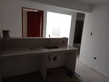 GRAN OPORTUNIDAD DE CASA-TERRENO PARA VIVIENDA O LOCAL COMERCIAL DE 198 M²