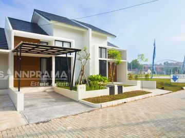 Rumah minimalis murah mezanine konsep dlm perumahan luas dipinggir jalan raya Parung,bogor