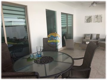 Casas con alberca privada, excelentes acabados