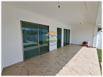 Casas con alberca privada, excelentes acabados