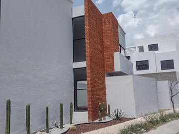 CASA NUEVA EN MAYORAZGO LEÓN GTO.
