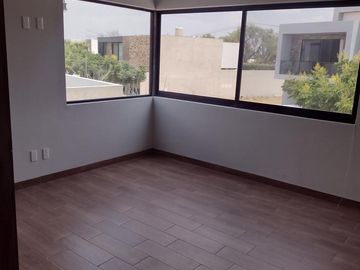CASA NUEVA EN MAYORAZGO LEÓN GTO.