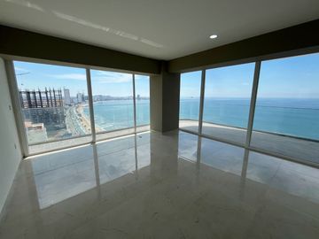 VENTA- Penthouse Crystal Bay