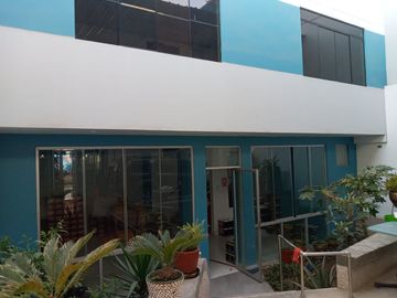 Local comercial con titulo en Puente Piedra