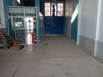 Local comercial con titulo en Puente Piedra