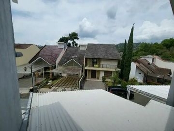 DIJUAL RUMAH TERAWAT SIAP HUNI @ RESOR DAGO PAKAR BANDUNG UTARA
