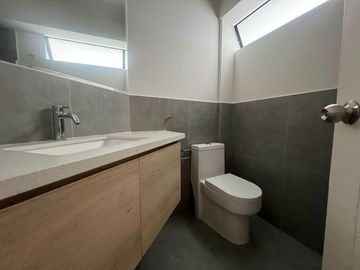 Departamento en venta, segundo piso, para estrenar en calle Chiclayo, Miraflores