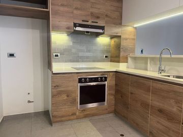 Departamento en venta, segundo piso, para estrenar en calle Chiclayo, Miraflores