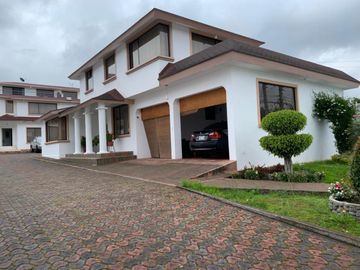Hermosa Casa Ubicada en El Sector San Rafael en Urbanizacion Cerrada