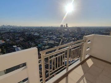 1BR Condo Unit for Sale at Zinnia Towers ,Balintawak Quezon City