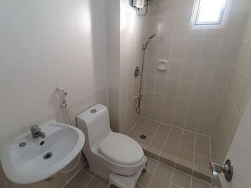 1BR Condo Unit for Sale at Zinnia Towers ,Balintawak Quezon City