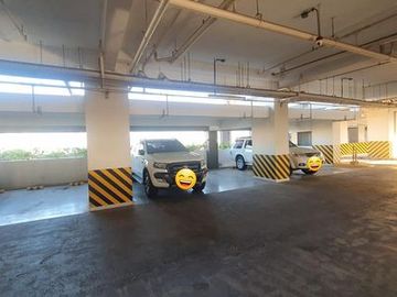 1BR Condo Unit for Sale at Zinnia Towers ,Balintawak Quezon City