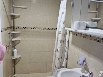 Venta de departamento con Vista Panorámica desde un cerro de 80 metros junto al Colegio San José frente a la urbanización Álamos Norte en Guayaquilegi