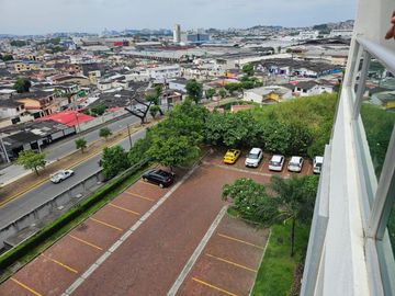 Venta de departamento con Vista Panorámica desde un cerro de 80 metros junto al Colegio San José frente a la urbanización Álamos Norte en Guayaquilegi