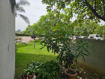 Venta de departamento con Vista Panorámica desde un cerro de 80 metros junto al Colegio San José frente a la urbanización Álamos Norte en Guayaquilegi