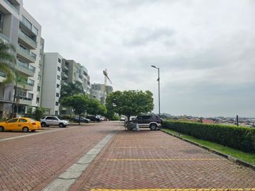 Venta de departamento con Vista Panorámica desde un cerro de 80 metros junto al Colegio San José frente a la urbanización Álamos Norte en Guayaquilegi