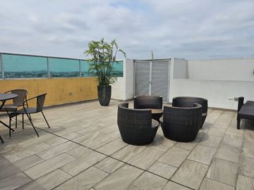 Venta de departamento con Vista Panorámica desde un cerro de 80 metros junto al Colegio San José frente a la urbanización Álamos Norte en Guayaquilegi