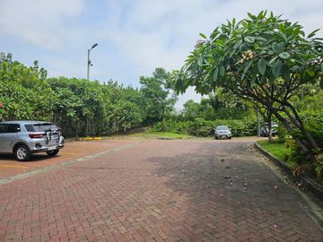 Venta de departamento con Vista Panorámica desde un cerro de 80 metros junto al Colegio San José frente a la urbanización Álamos Norte en Guayaquilegi