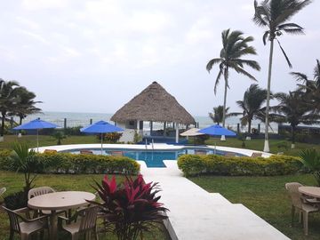 CASA EN VENTA FRENTE A LA PLAYA TECOLUTLA VERACRUZ