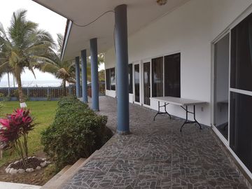 CASA EN VENTA FRENTE A LA PLAYA TECOLUTLA VERACRUZ