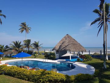 CASA EN VENTA FRENTE A LA PLAYA TECOLUTLA VERACRUZ
