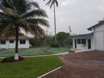 CASA EN VENTA FRENTE A LA PLAYA TECOLUTLA VERACRUZ