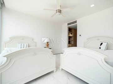 Departamento amueblado en venta, Torres Doradas, Cancún Quintana Roo.