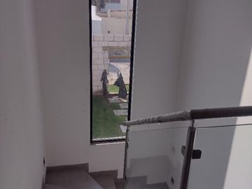 CASA EN VENTA, LA FLORIDA, SAN LUIS POTOSI, NUEVA, JARDIN, SEGURIDAD