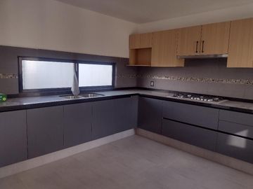 CASA EN VENTA, LA FLORIDA, SAN LUIS POTOSI, NUEVA, JARDIN, SEGURIDAD