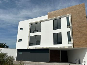 LINDA CASA EN VENTA EN  San Salvador Tizatlalli