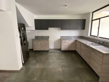 Ibarra - Hermosa casa en venta en Los Ceibos