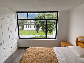 Ibarra - Hermosa casa en venta en Los Ceibos
