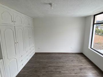 Ibarra - Hermosa casa en venta en Los Ceibos