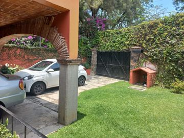 HERMOSA CASA EN VENTA EN ¡UN NIVEL! EN DELICIAS, CUERNAVACA, MOR.