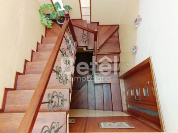 Casa en Venta - Ricaurte en avenida principal